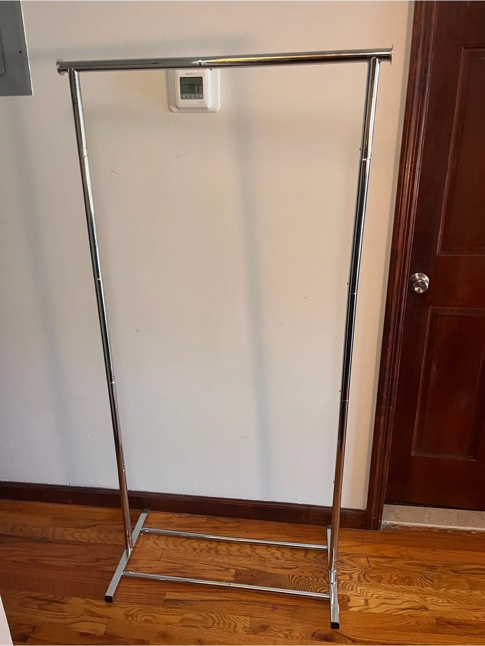Chrome Single Rail Garment Rack - Silver